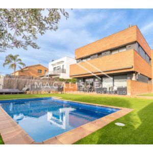 Exclusiva casa independiente con vistas al mar